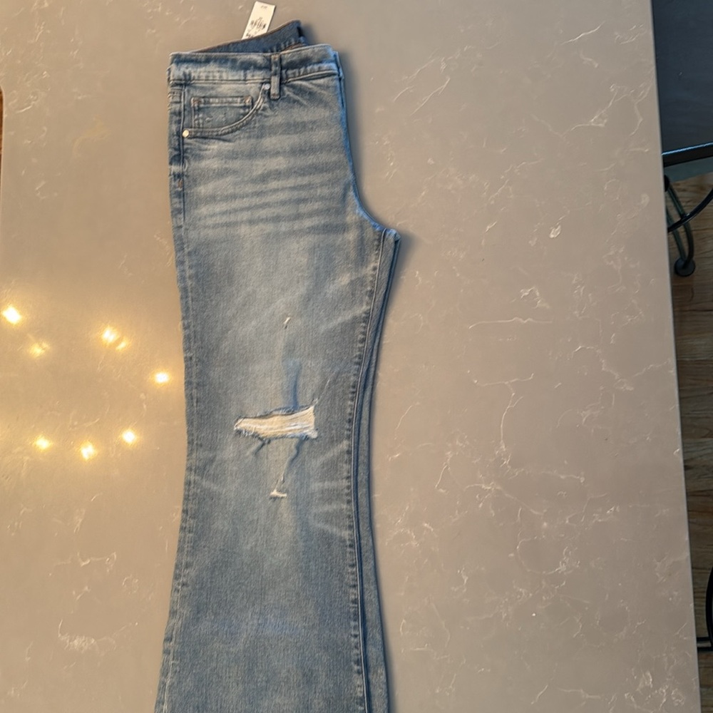 Express Woman Mid Rise Light Wash '70s Flare Jeans, Size 12R - Picture 3 of 6